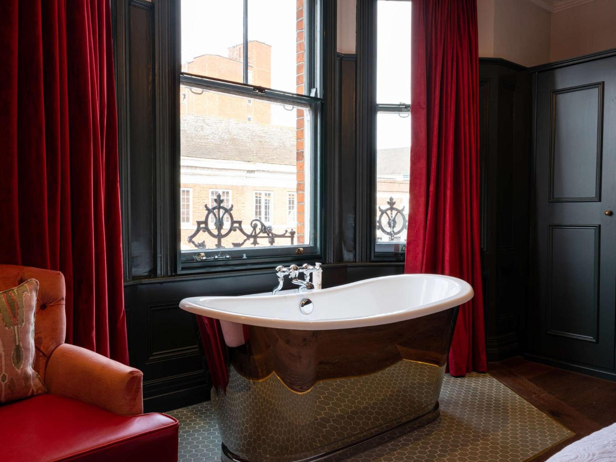 Spread Eagle Hotel London Exterior photo