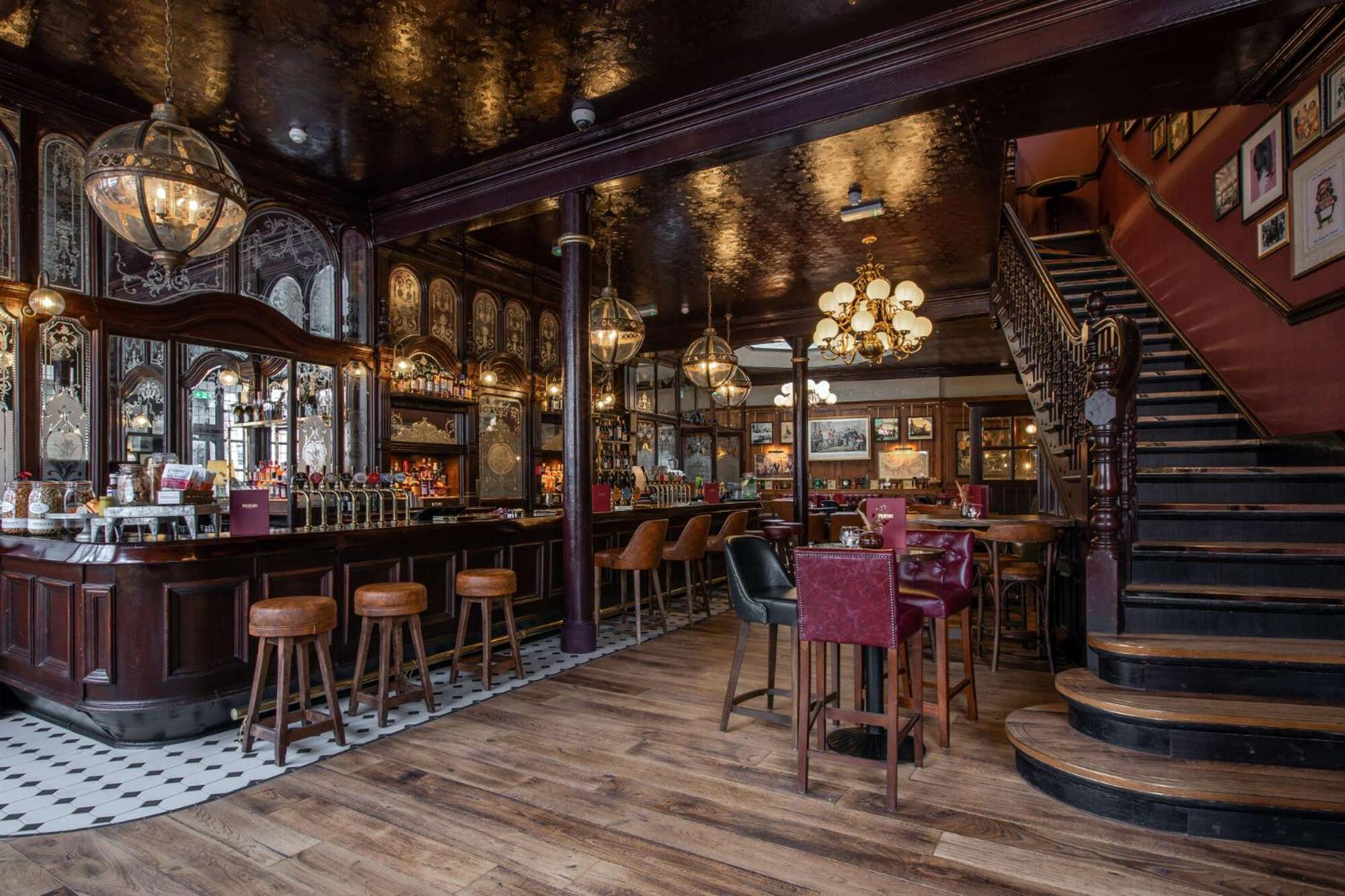 Spread Eagle Hotel London Exterior photo